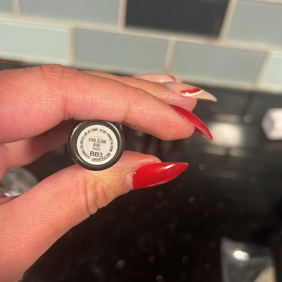 MAC Cosmetics used lipsticks. Colors are radiant. Colors are Pink Purple Red - Picture 5 of 7